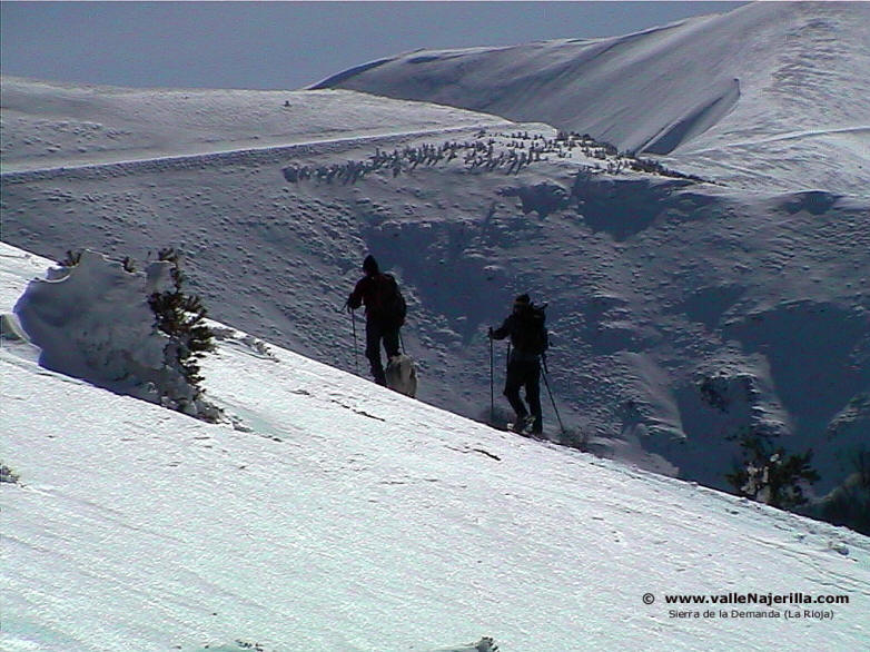 Hoy, estas laderas ofrecen una alternativa turstica a la zona de Ezcaray gracias a su estacin invernal.