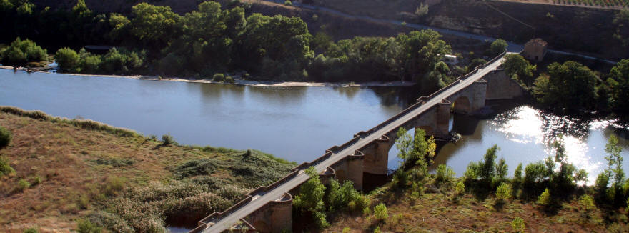 Puente de San Vicente, puerta de la Sonsierra.