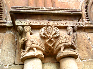 Capitel románico del claustro de San Pedro en Soria