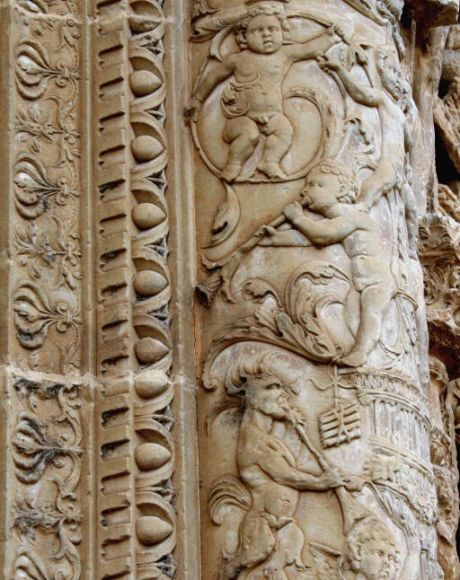 Columna del retablo externo del Monasterio de la Piedad de Casalarreina (La Rioja)