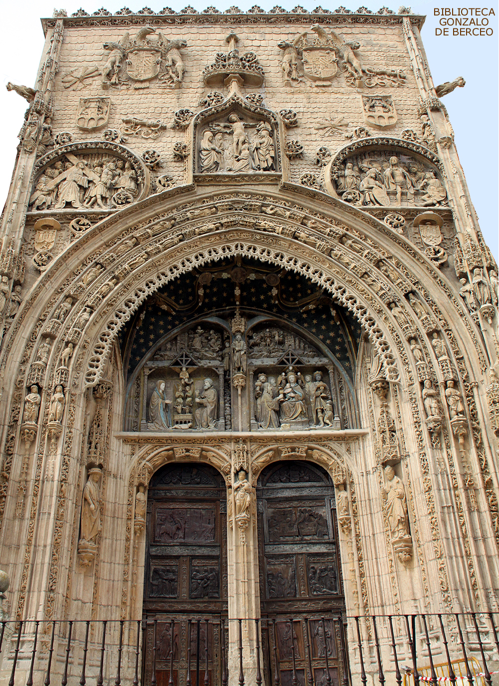 hacer clic para ver información sobre la portada de Santa María de Aranda en Burgos.
