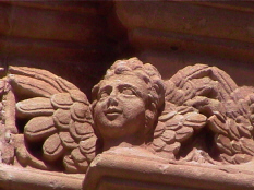 Detalle de la portada de San Miguel, parroquia de Bezares -La Rioja-