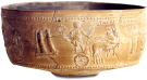Vaso con escenas circenses. Este vaso junto a otros con motivos varios, se habrían realizado como recuerdo de las festividades que señalan sus diversas incripciones, y que constituyen documentos de fiestas habidas en Calahorra; su conjunto forma el primer calendario romano recuperado en la Península. Pertenecería al alfar de Gaio Valerio Verdulus en La Maja de Pradejón.
