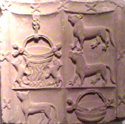 Escudo en el que aparecen los lobos de la estirpe López de Haro. Se halla en el Museo Najerillense de Nájera.
